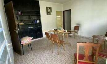 Imagem 1: Casa à venda no bairro Centro - Araguari/MG