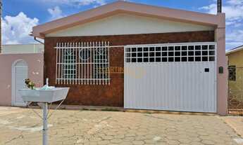 Imagem: Casa à venda no bairro Centro - Araguari/MG