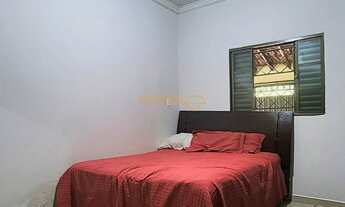 Imagem 2: Casa à venda no bairro Centro - Araguari/MG