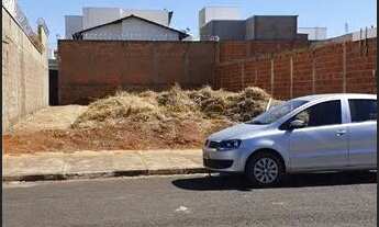 Imagem: Terreno à venda no bairro Centro - Araguari/MG