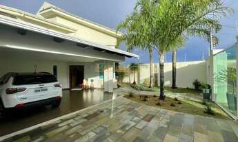 Imagem 2: Casa Alto Padrão à venda em Araguari/MG