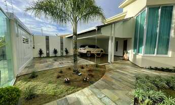 Imagem: Casa Alto Padrão à venda em Araguari/MG