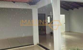 Imagem: Casa à venda no bairro Centro - Araguari/MG