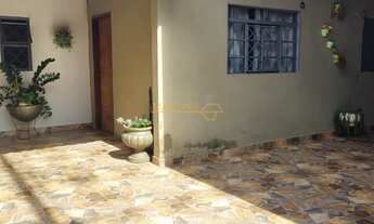 Imagem: Casa à venda no bairro Santiago - Araguari/MG