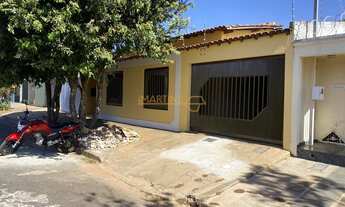 Imagem 1: Casa à venda no bairro Amorim - Araguari/MG