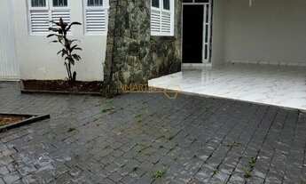 Imagem 2: Casa à venda no bairro Jardim Regina - Araguari/MG