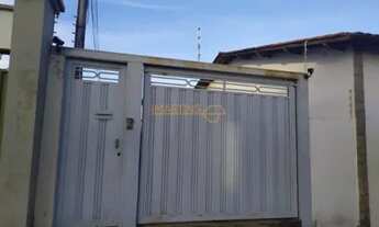 Imagem: Casa à venda no bairro Centro - Araguari/MG