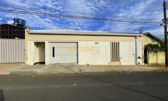 Imagem: Casa à venda no bairro Gutierrez - Araguari/MG