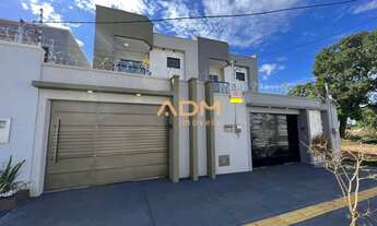 Imagem 2: Sobrado Moderno com 3 Quartos, Área Gourmet e Hidromassagem Aquecida em Parque das Paineir