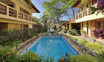 Imagem 2: Casa em condomínio- 4 dorms / 1 suíte + edícula suíte hóspedes e escritório!