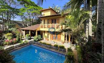 Imagem 3: Casa em condomínio- 4 dorms / 1 suíte + edícula suíte hóspedes e escritório!