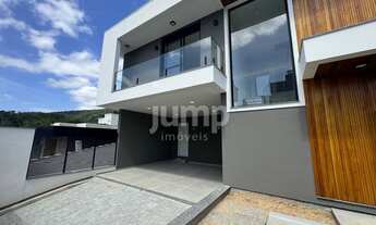 Imagem: Casa de alto padrão com 3 dormitórios