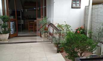 Imagem 5: Lindo Sobrado com três quartos e suíte com close