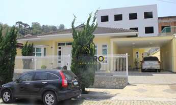 Imagem: Casa à venda no bairro Braunes - Nova Friburgo/RJ