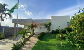 Imagem: Casa de alto padrão, condomínio fechado