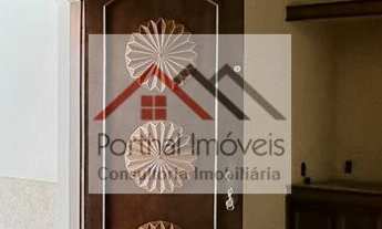 Imagem 2: Casa à venda no bairro Centro em Capão Bonito-SP, com 4 dormitórios e 2 banheiros, em uma