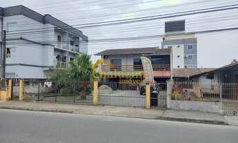 Imagem 3: Sobrado à Venda – Espaço e Ótima Localização Bairro Aventureiro, Joinville/SC