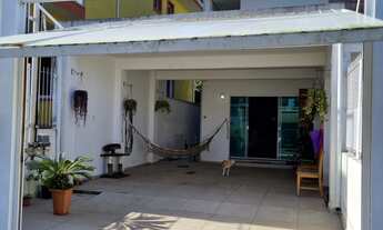 Imagem: Casa Geminada no bairro Ingleses do Rio