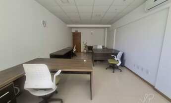 Imagem: Sala Comercial com 35m², elevador Maca-Leito