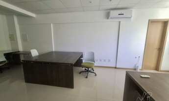 Imagem 4: Sala Comercial com 35m², elevador Maca-Leito