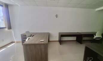 Imagem 5: Sala Comercial com 35m², elevador Maca-Leito