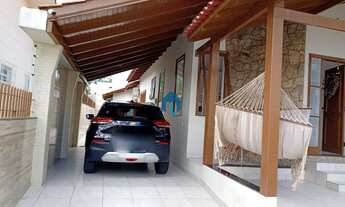 Imagem 4: Casa com 3 dormitórios, 2 salas, 3 banheiros, 4 vagas de garagem, Centro, Palhoça -SC
