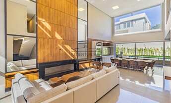 Imagem 3: Sofisticada casa no condomínio Alphaville Lombardia com planejados