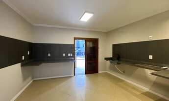 Imagem 7: Casa em Condomínio Altos do Lago com 3 dormitórios sendo uma suíte