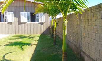 Imagem 6: ABAIXO DO PREÇO! Casa de Madeira com Terreno Gramado, Construção em Andamento e Piscina de