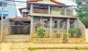 Imagem: Casa com 4 suítes, 381m² à venda por