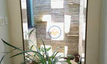 Imagem: Casa com 04 Quartos à venda na Av. Acrízio