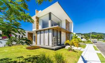 Imagem: Casa à venda no bairro Santa Regina - Camboriú/SC