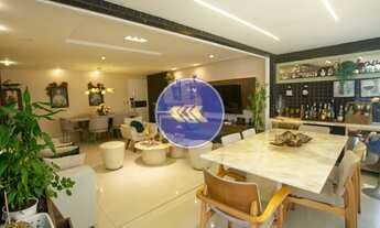 Imagem: Belíssimo apartamento amplo e com 3 quartos