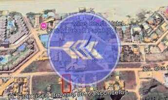 Imagem: Amplo terreno próximo à praia em Porto