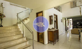 Imagem 2: Casa mobiliada no Alphaville Fortaleza com 3 suítes, piscina privativa