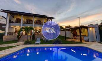 Imagem: Casa de esquina e recém reformada no Porto