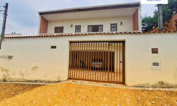 Imagem: Sobrado à venda no bairro Parque Jambeiro