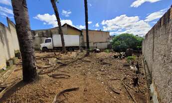 Imagem: Lote de Esquina Murado com 395m²  Bairro