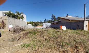 Imagem 3: Terreno em lugar próximo a muita natureza