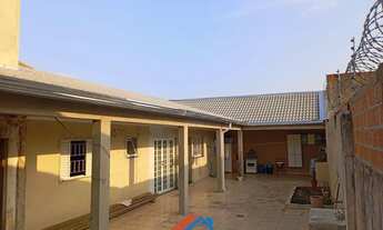 Imagem: Casa com terreno amplo na Zona Leste