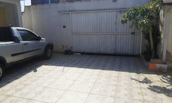 Imagem 4: Casa ampla com salões comercias