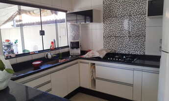 Imagem: Casa ampla com salões comercias