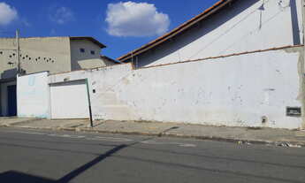 Imagem 2: Casa ampla com salões comercias