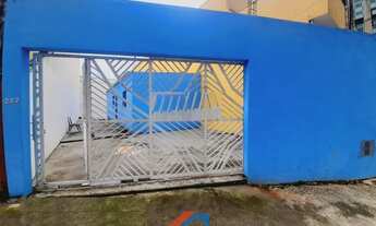 Imagem 2: Casa com amplo terreno