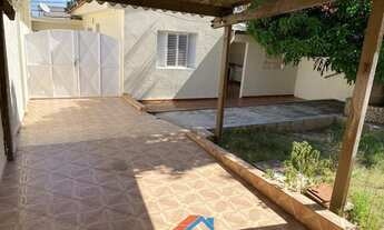 Imagem: Casa com terreno amplo