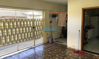 Imagem: Casa à venda no bairro Jardim Maria Lúcia