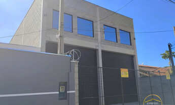 Imagem: Galpão, 2 banheiro, 3 vagas na garagem