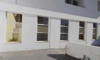 Imagem 2: Casa Comercial, 9 dormitórios, 6 banheiro, 1 vaga na garagem, 317M² de Área Construída, 31