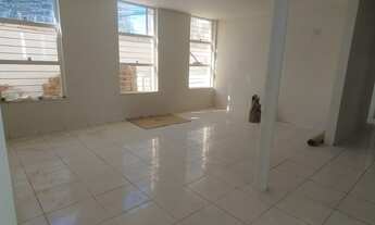 Imagem 5: Casa Comercial, 9 dormitórios, 6 banheiro, 1 vaga na garagem, 317M² de Área Construída, 31