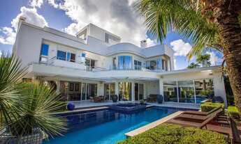 Imagem 2: Casa altíssimo padrão em Jurerê Internacional, região tranquila a 100m do mar!